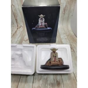Attakus Star Wars: Elite Collection: Yoda Statue 0051/1500 Worldwide